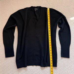 JCREW 100% cashmere woman’s Black boxy V-Neck Sweater size M